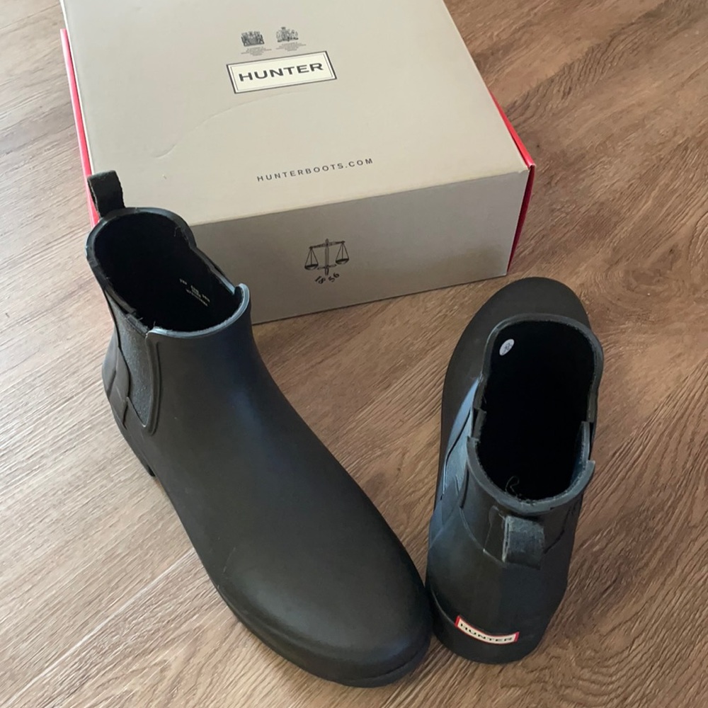 Brand new Hunter Refined Chelsea rain boot